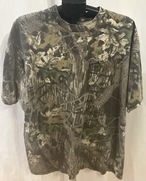 Outdoors Men's size 2XL Camo T-Shirt